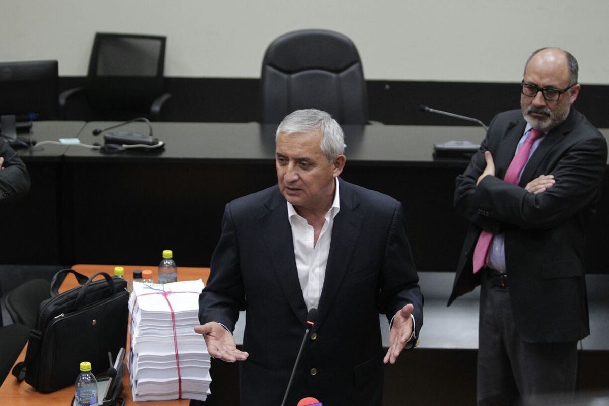 Otto Pérez Molina señala al MP y Cicig de orquestar un proceso político en su contra. (Foto Prensa Libre: Paulo Raquec)