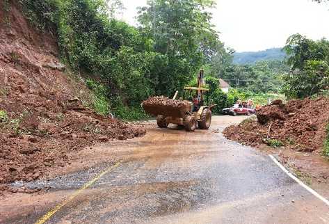 Treinta deslaves afectan  la ruta de  Coatepeque, Quetzaltenango, a  La Reforma, San Marcos.