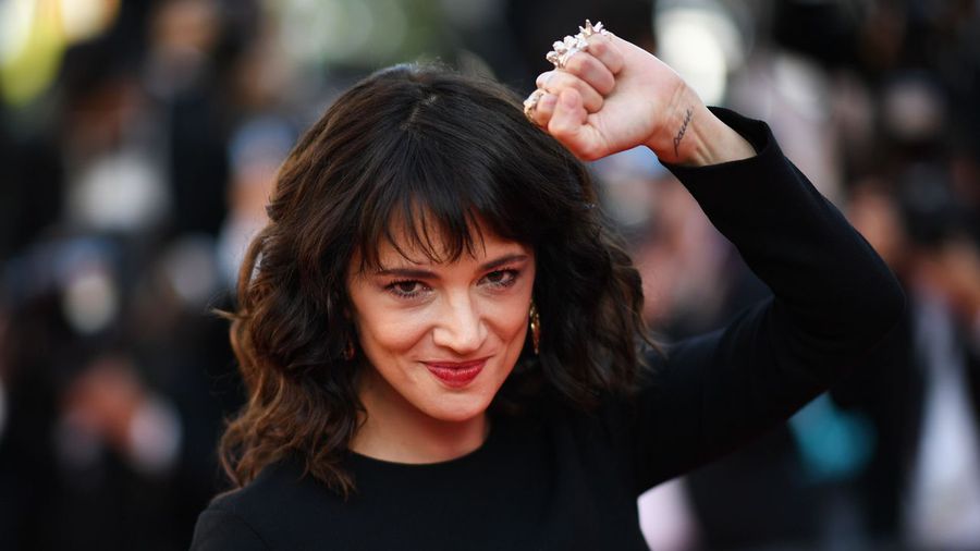 La promotora del movimiento #MeToo, Asia Argento, fue denunciada por abusar sexualmente de un actor menor de edad en 2013. (Foto Prensa Libre: AFP).