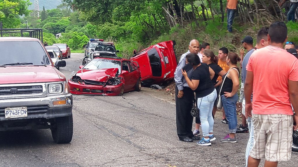 Lugar donde ocurrió el accidente en la ruta entra Jalapa y Monjas. (Foto Prensa Libre: Hugo Oliva).