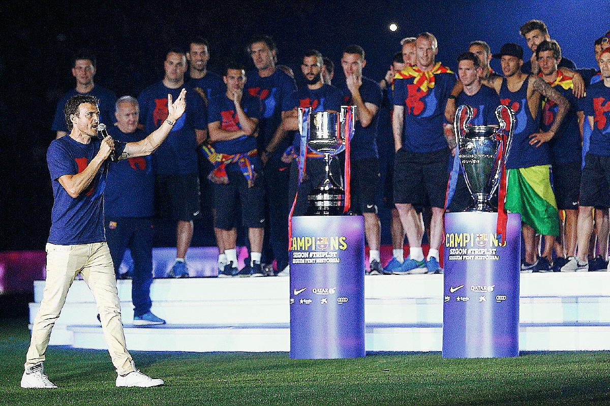 Luis Enrique tendrá hasta 2017 para retener los tres títulos con el FC Barcelona. (Foto Prensa Libre: AFP)