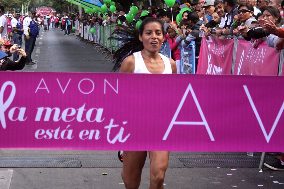 Merlin Chalí ingresa a la meta de la edición 17. (Foto Prensa Libre: Jesús Cuque)