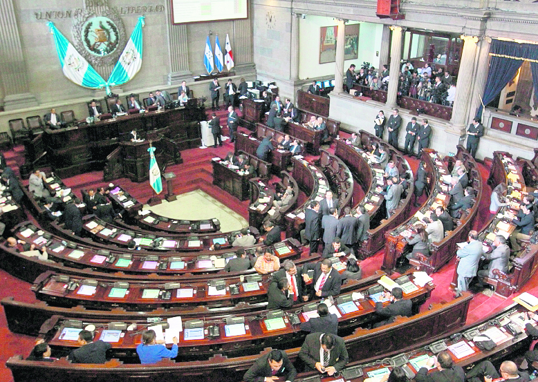 Los nuevos diputados deberán demostrar que no asimilarán las viejas prácticas. (Foto Prensa Libre: Hemeroteca PL)