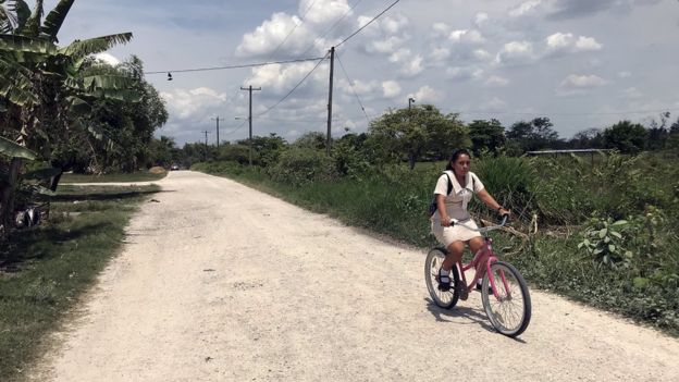 En Valle de Paz viven unas 600 familias, alrededor de unas 3.000 personas, casi todas de origen salvadoreño.