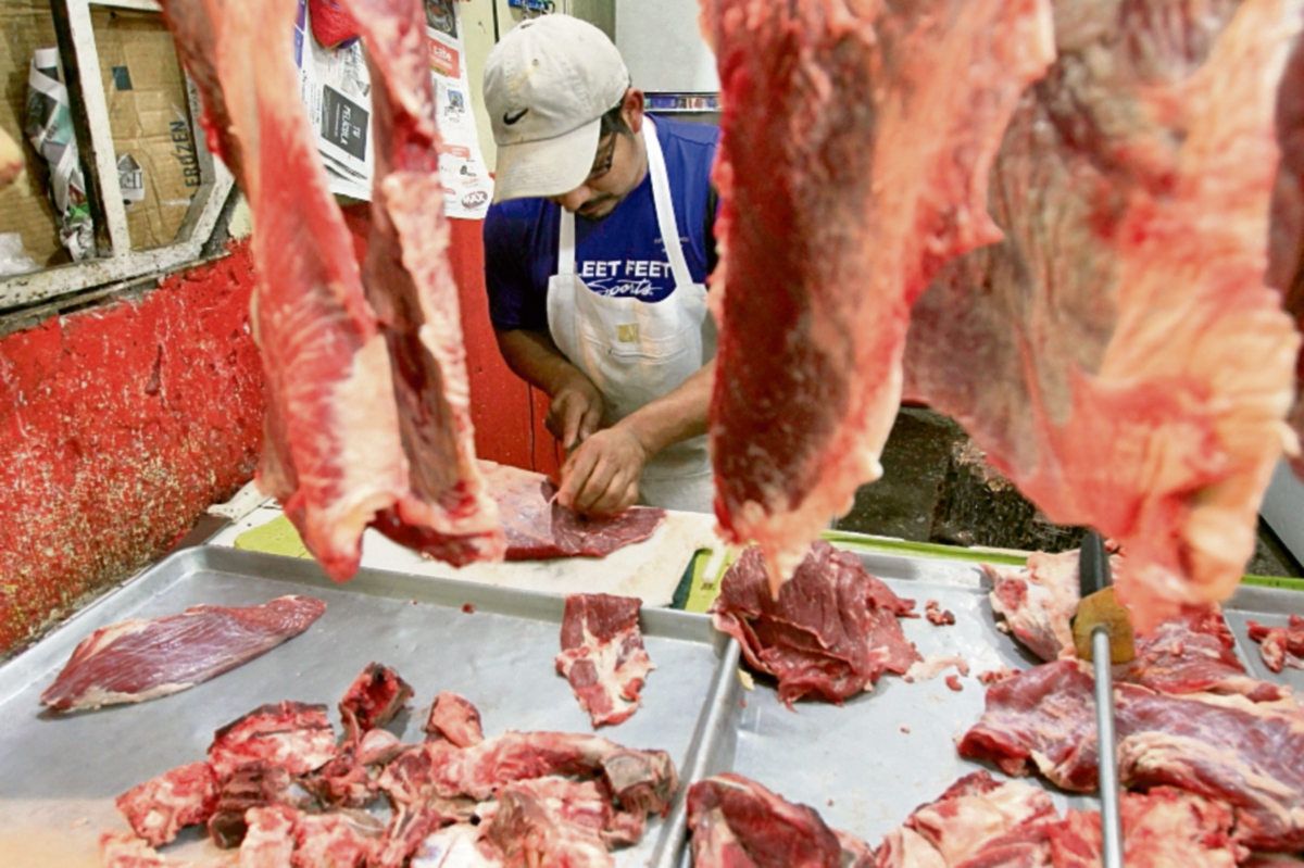 Carniceros señalan que no van a soportar los constantes aumentos de precios por parte de los abastecedores.