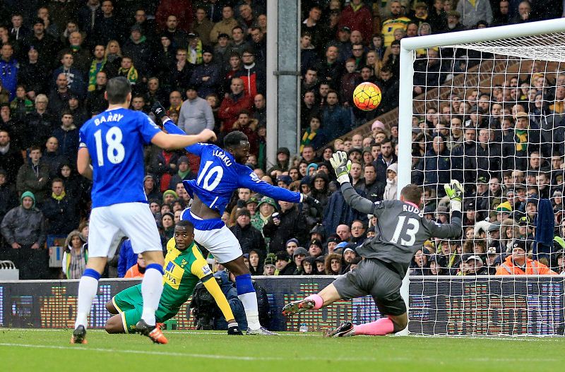 Lukaku había adelantado al Everton pero se dejó empatar minutos después. (Foto Prensa Libre: AP)