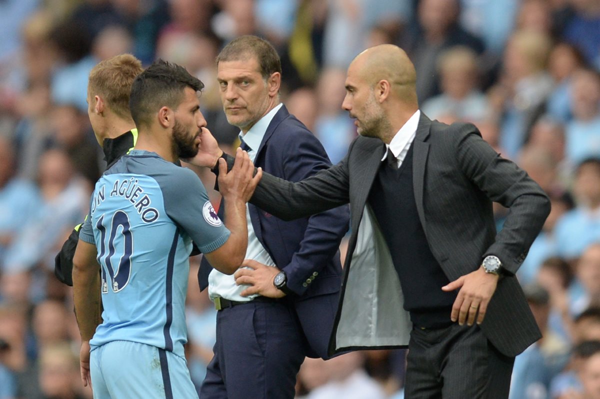 Sergio Agüero reaccionó de manera abrupta contra Winston Reid el pasado fin de semana. (Foto Prensa Libre: AFP)