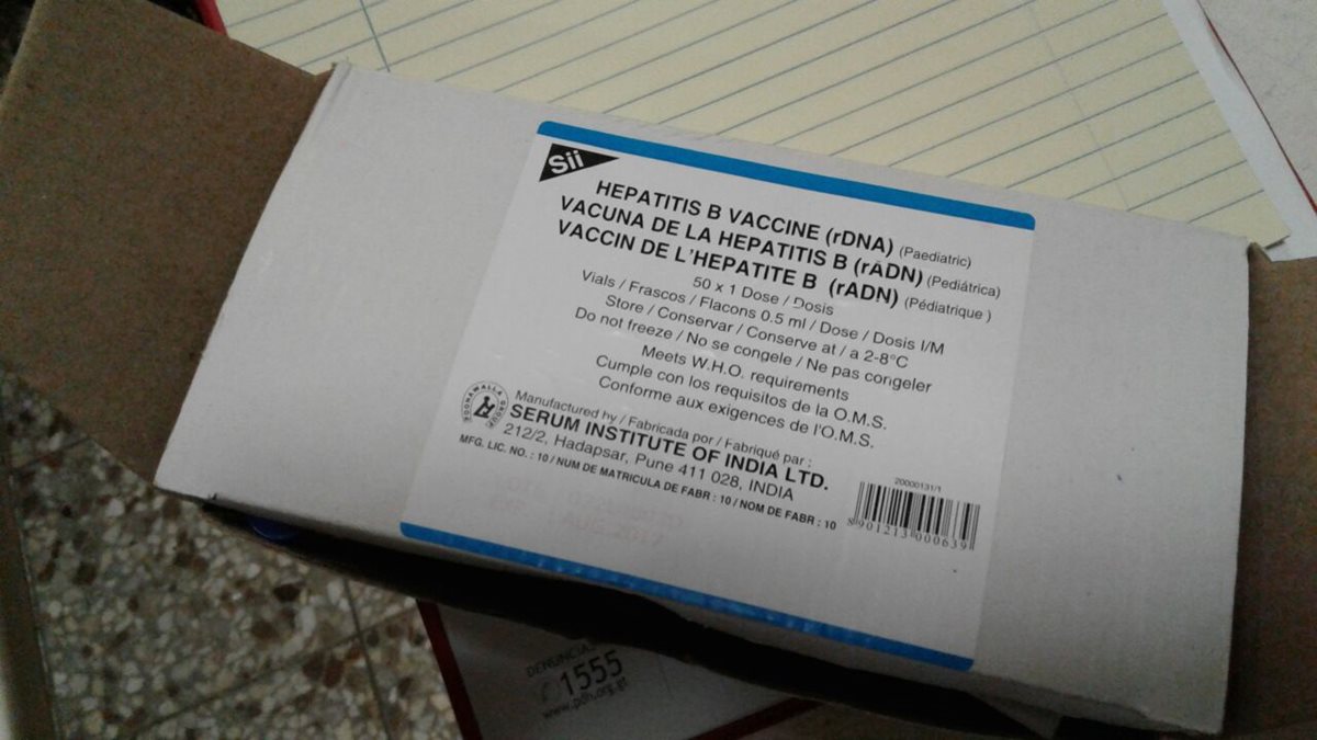 Vacunas contra la Hepatitis B figuran entre las que perdieron la cadena de frío y no se pueden aplicar, en el Hospital de Antigua Guatemala. (Foto Prensa Libre: Cortesía PDH)