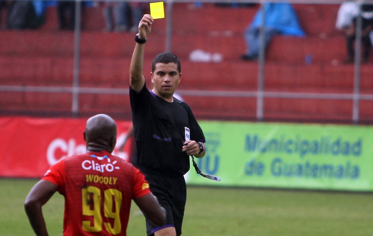 Jonathan Polanco será el encargado del juego Municipal contra Universidad. (Foto Prensa Libre: Hemeroteca PL)