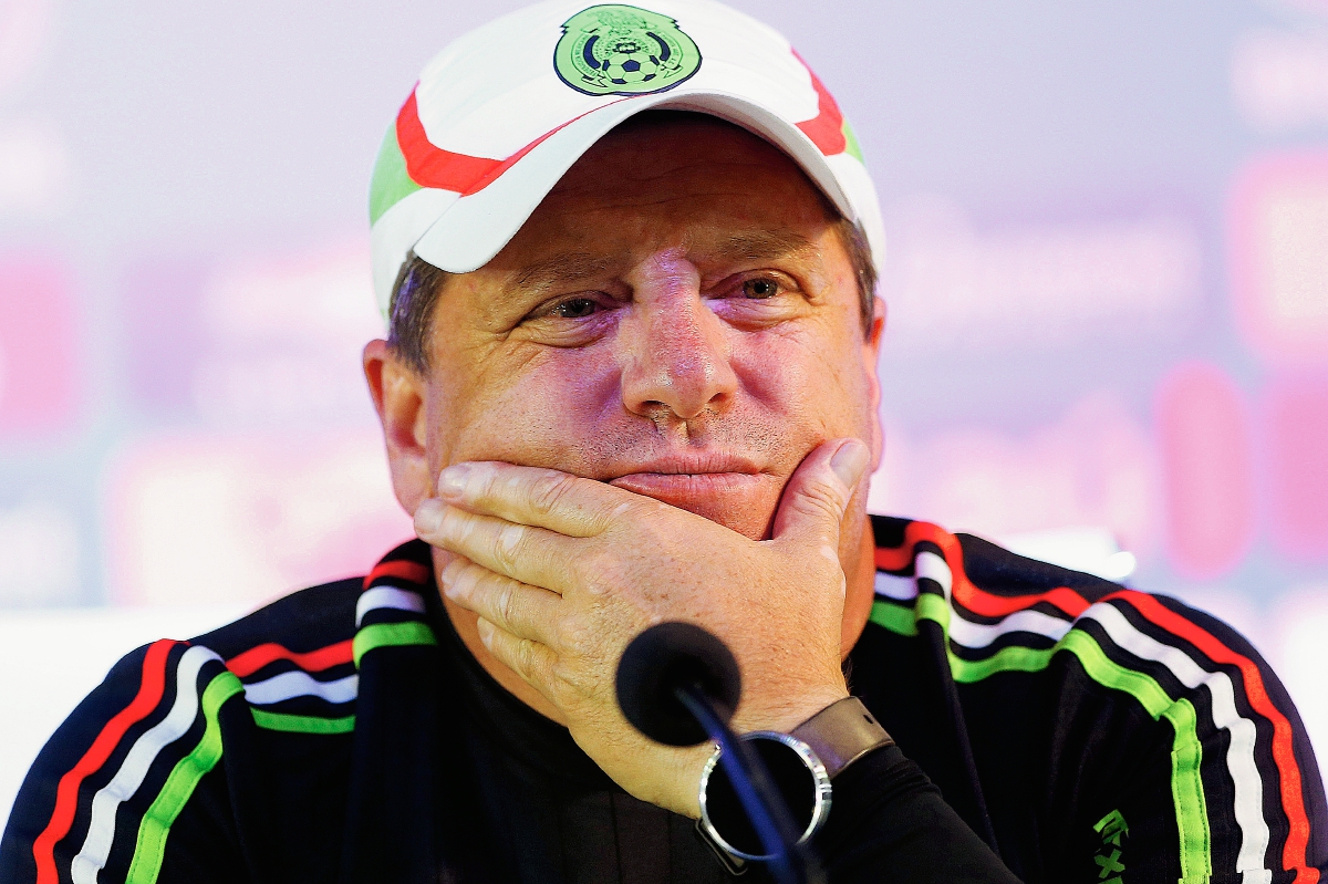 El técnico mexicano, Miguel Herrera, tuiteó varios mensajes en apoyo a dicho partido. (Foto Prensa Libre: AP)