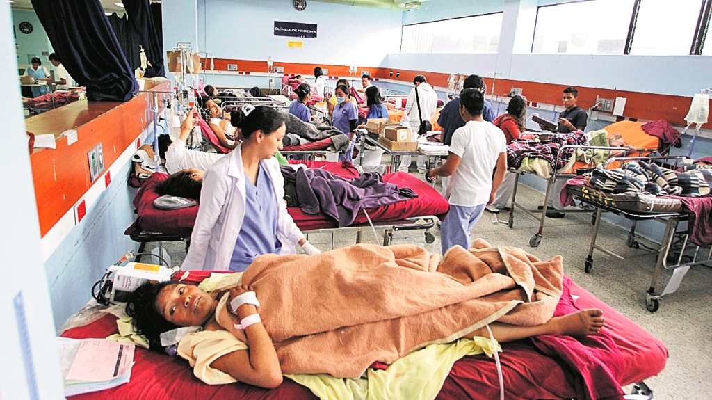 Diputados de Encuentro por Guatemala presentan amparo contra varios funcionarios de Salud por crisis hospitalaria. (Foto Prensa Libre: Hemeroteca PL)