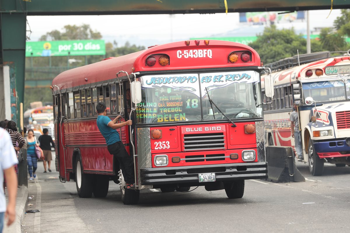 La ruta que cubre de la zona 4 capitalina a la colonia Belén, zona 7 de Mixco, podría tener nuevas unidades. (Foto Prensa Libre: Érick Ávila)