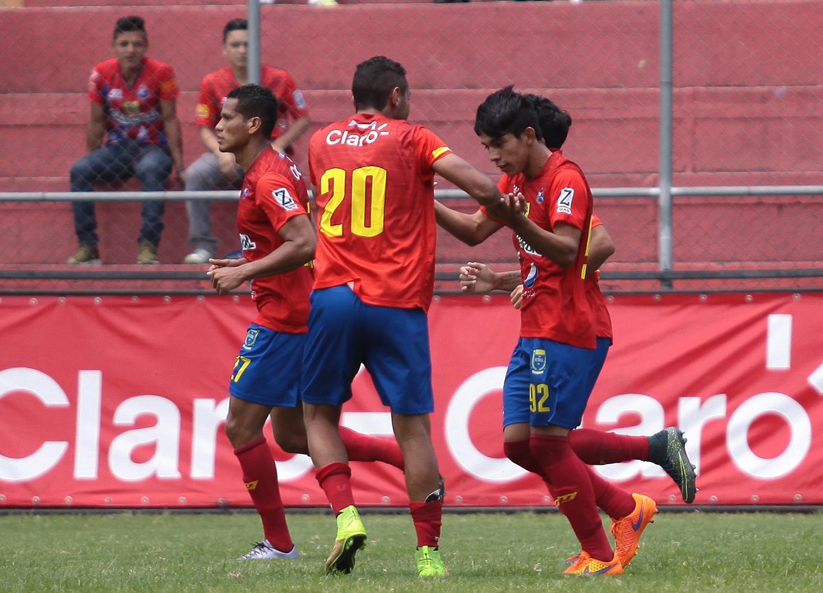 Así luce el goleador Danilo Guerra con el dorsal número 20. (Foto Prensa Libre: Jesús Cuque)