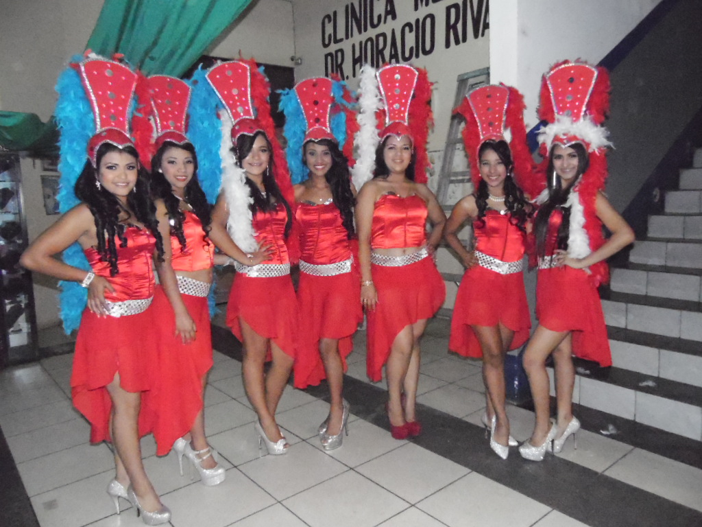 Las aspirantes al tírulo de Señorita Casa de la Cultura 2015-2016 participaron en el desfile. (Foto Prensa Libre: Oswaldo Cardona)