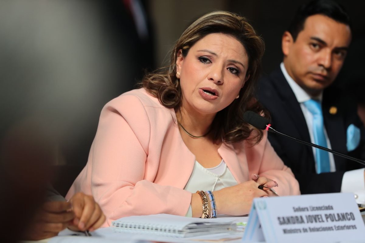 La canciller Sandra Jovel fue citada por el Frente por la Transparencia y fue cuestionada sobre las diferencias que el Gobierno ha manifestado tener con la Cicig. (Foto Prensa Libre: Álvaro Interiano)