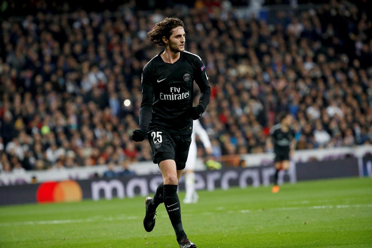 Adrien Rabiot celebra el 1-0 para el PSG.