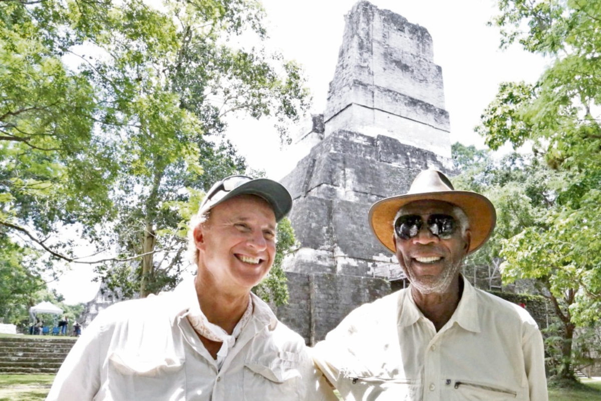 Fotografía cedida por Rosendo Morales, quien estuvo con Morgan Freeman durante su visita en Guatemala. (Foto Prensa Libre: Rosendo Morales).