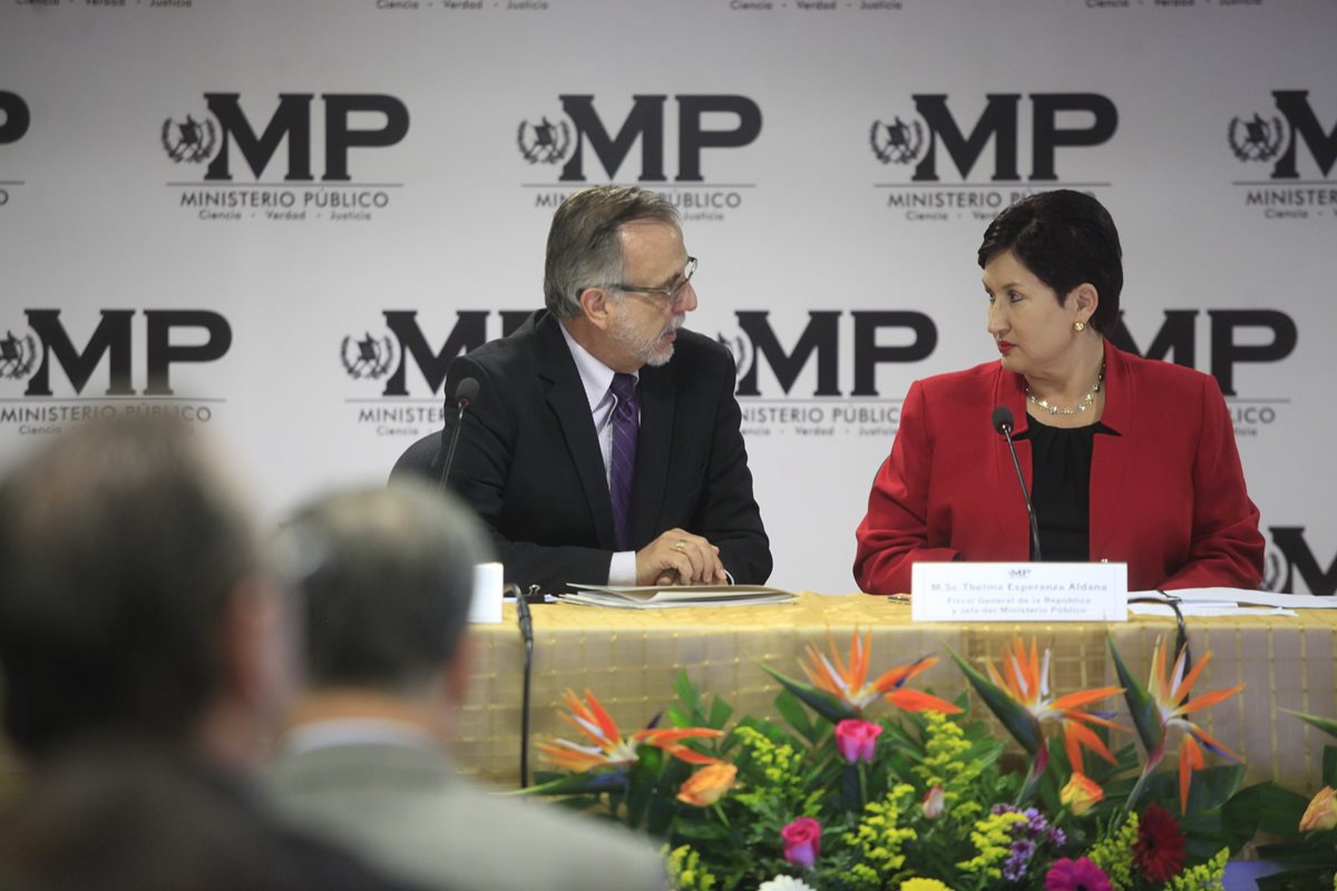 La fiscal general Thelma Aldana junto a Iván Velásquez, comisionado de Cicig, quien ya conoce de las amenazas. (Foto Prensa Libre: (Hemeroteca PL)