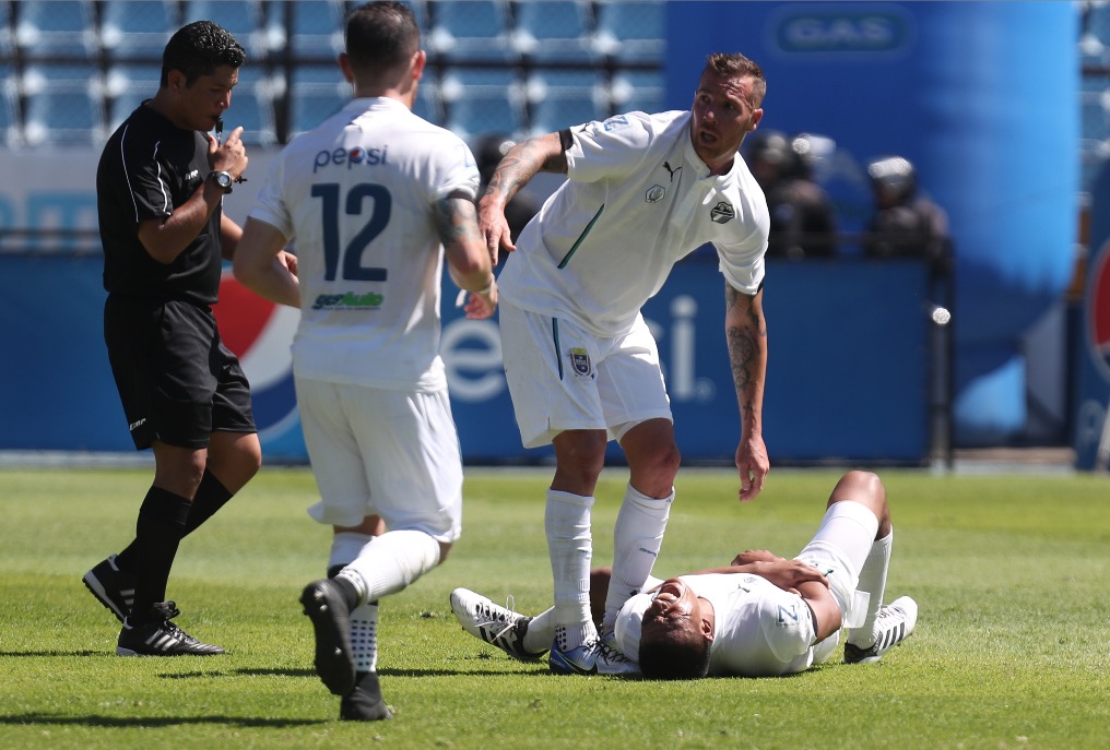 Las mejores acciones del Clásico 301. (Foto Prensa Libre: Carlos Vicente)