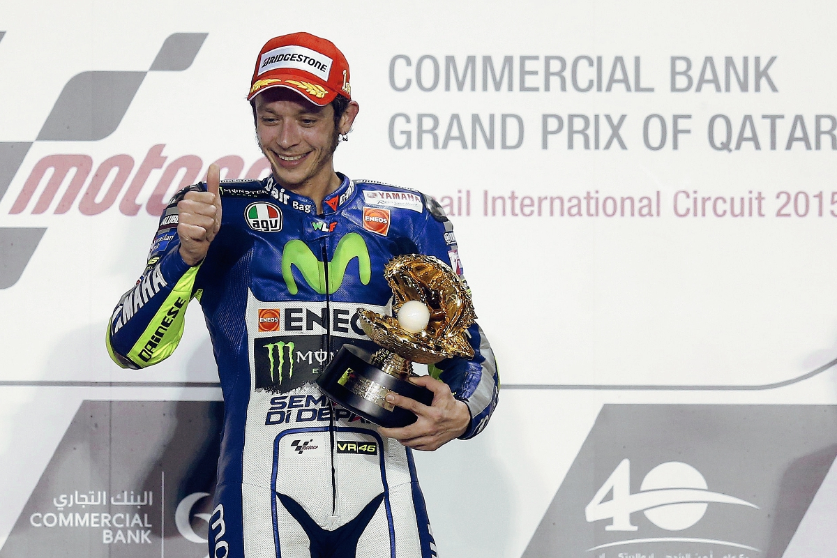 Rossi volvió saborear las mieles del triunfo en el Moto GP. (Foto Prensa Libre:AFP)