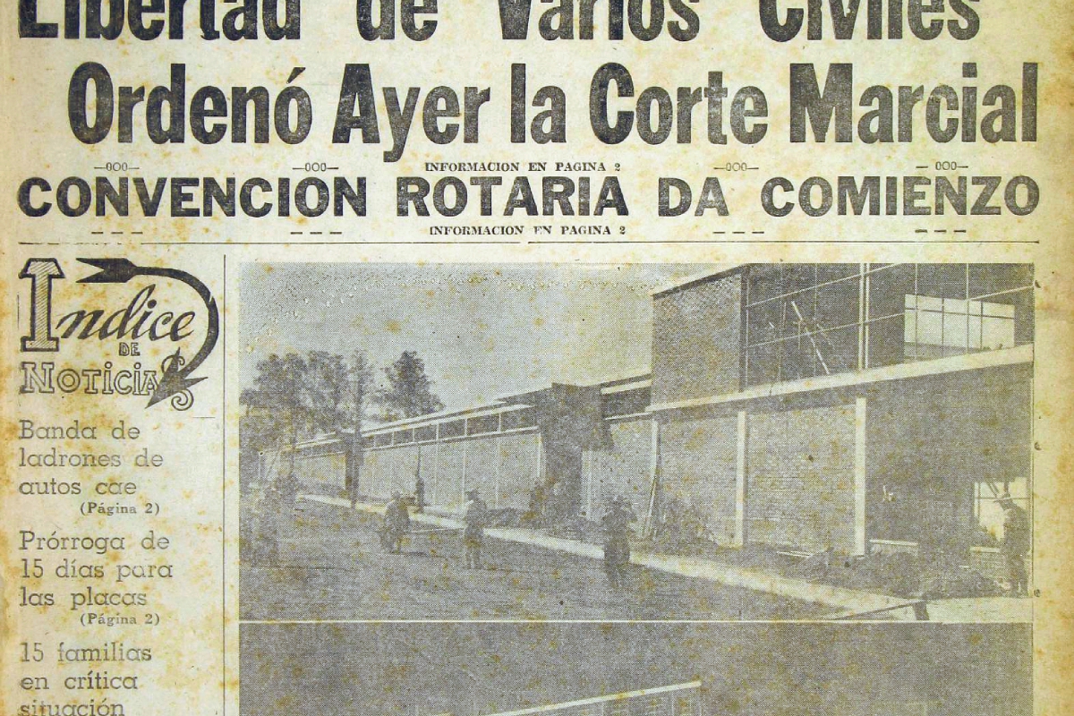 Portada de Prensa Libre de 1955 Libertad a Civiles orden la corte marcial Marcial