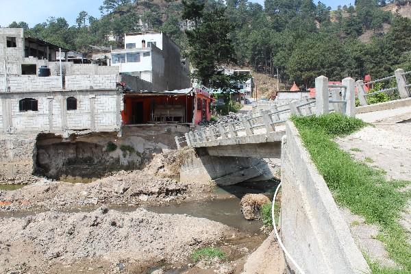 El puente  Teodoro Arévalo, en   Totonicapán, no ha sido reconstruido.