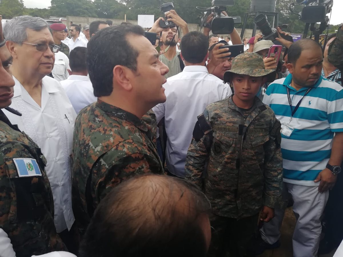 El presidente realizó la supervisión de Albergues de Transición Unifamiliares que se construyen en Escuintla.