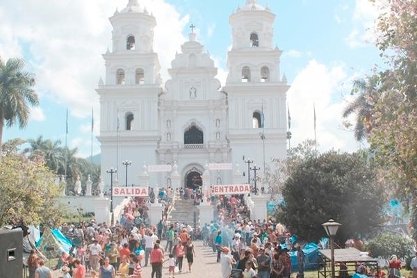 Comisiones a  cargo de la novena del Cristo Negro de Esquipulas pidieron apoyo para garantizar la seguridad de los peregrinos. (Foto Prensa Libre: Archivo)