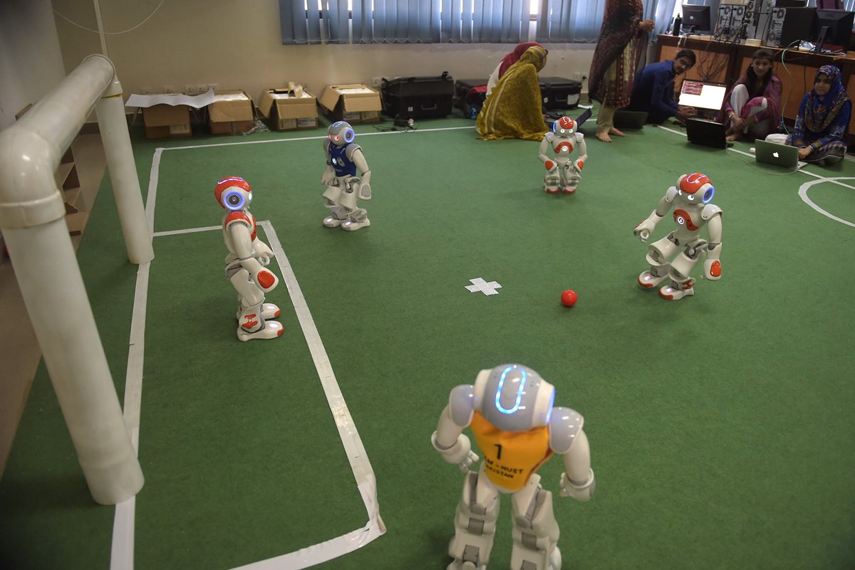 La competencia de Robocup se realizará a partir de mañana en Berlín. (Foto Prensa Libre: EFE)