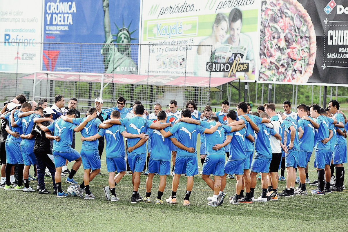 Los cremas buscan empezar bien su camino hacia el “hepta”. (Foto Prensa Libre: Francisco Sánchez)