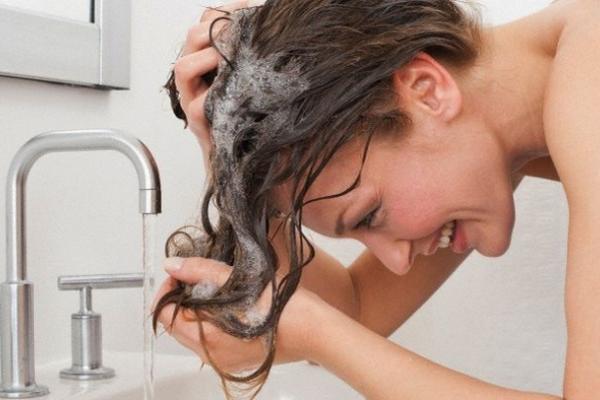 Cómo evitar el envejecimiento prematuro del cabello