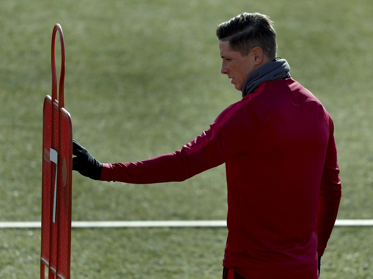 El delantero del Atlético de Madrid, Fernando Torres, habló del juego que sostendran los colchoneros contra el Barsa. (Foto Prensa Libre: EFE)