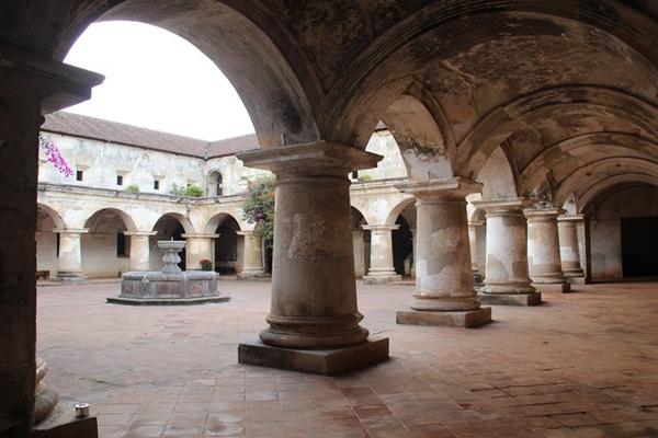 Ruinas del convento de las Capuchinas, una de la joyas arquitectónicas en La Antigua Guatemala. (Foto Prensa Libre: Mynor Toc)