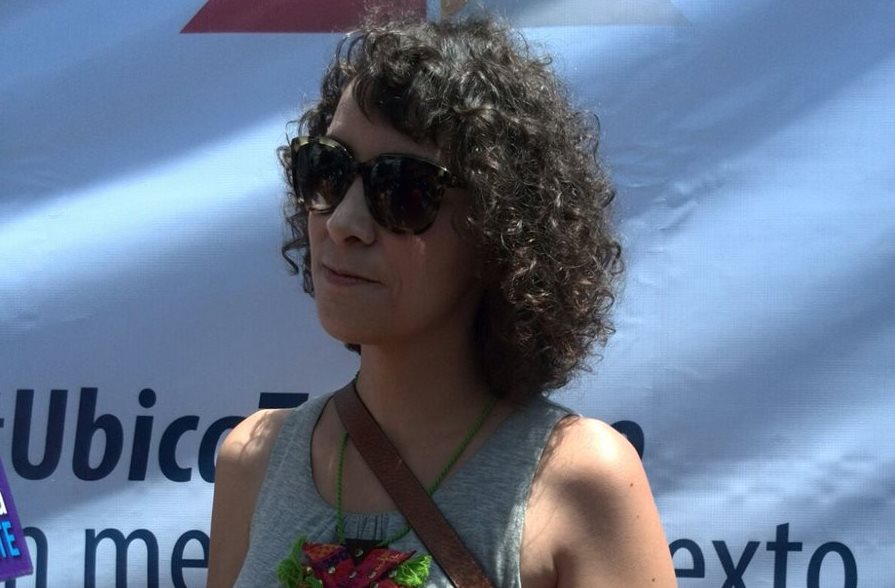 Gaby Moreno vino desde Estados Unidos únicamente a emitir su voto. (Foto Prensa Libre: Brenda Martínez)