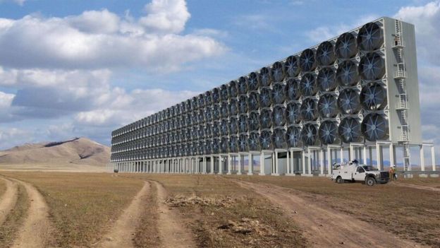 Según los autores, será necesario eliminar el dióxido de carbono de la atmósfera con herramientas como este modelo de una compañía canadiense. (Carbon Engineering)