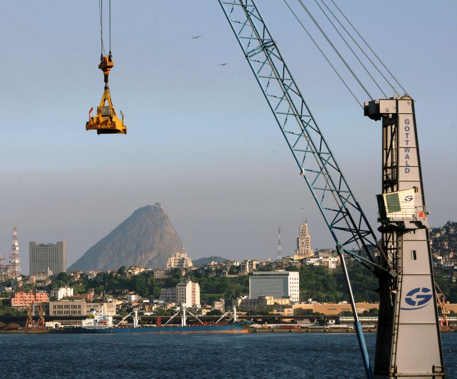 Vista del puerto de Río de Janeiro, Brasil, país que entró en recesión. (PL-EFE).