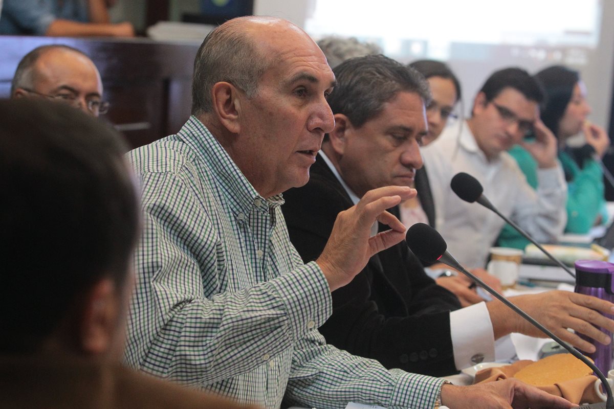 Diputados de la Comisión de Asuntos Electorales habrían colocado varias trampas en las reformas que se conocerán hoy en segunda lectura (Foto Prensa Libre: Hemeroteca PL)