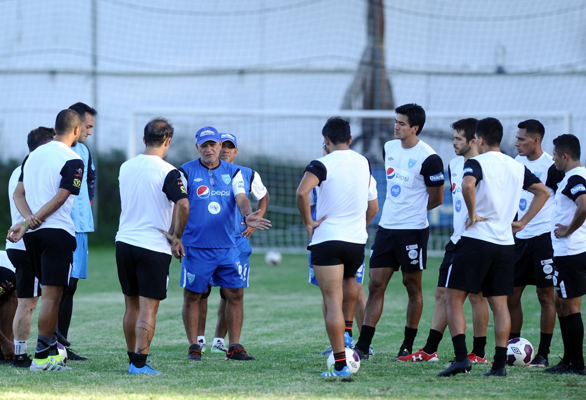 Wálter Claverí dirigirá su último partido camino a la Rusia 2018. (Foto Prensa Libre: Francisco Sánchez).