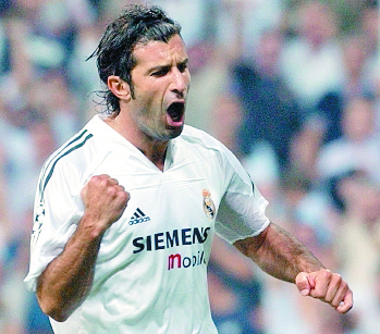 Luis Figo encabeza el equipo de las Leyendas del Real Madrid. (Foto Prensa Libre: AP)