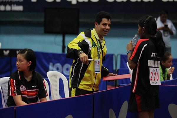 El entrenador nacional, Omar Flores destaca en Taiwán, en donde trabaja con niños. (Foto Prensa Libre: Jorge Ovalle)<br _mce_bogus="1"/>