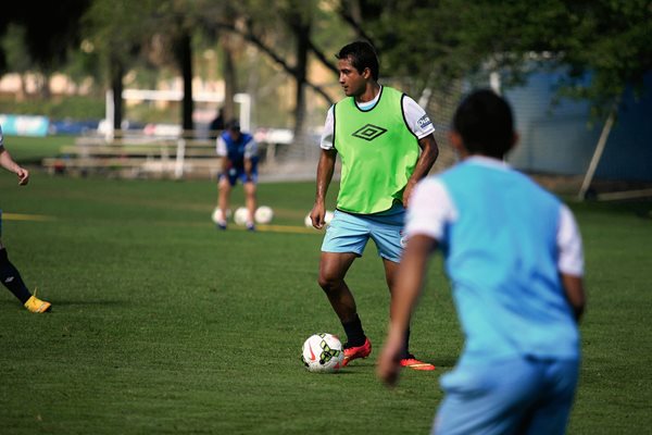 El delatero guatemalteco, Ángelo Padilla durante la práctica en Fort Lauderdale. (Foto Prensa Libre: Fedefutbol)