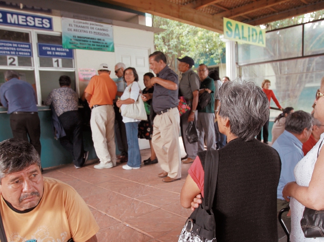 Los sistemas de pensión o de retiro están en el centro de un nuevo debate generado en el Congreso, como una alternativa al programa estatal. (Foto Prensa Libre: Hemeroteca PL)