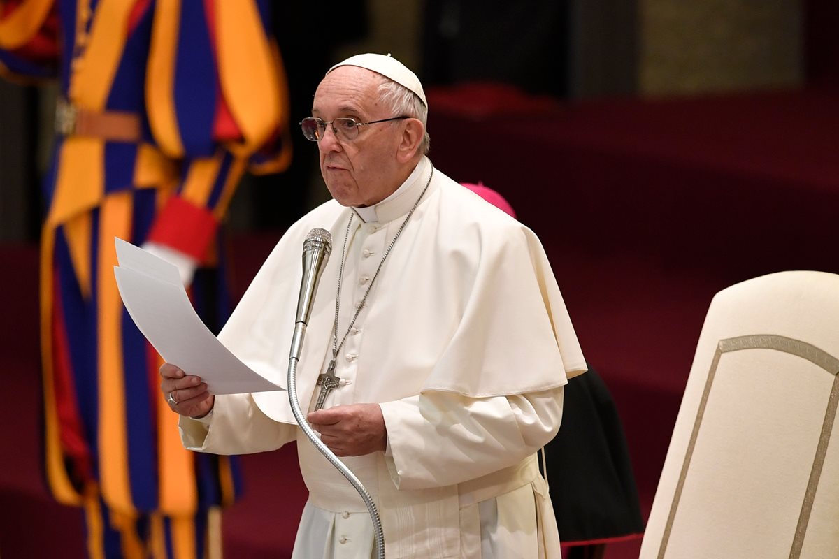 El papa Francisco advierte sobre el peligro de que se desate una "nueva espiral de violencia" en Jerusalén. (Foto Prensa Libre: AFP)