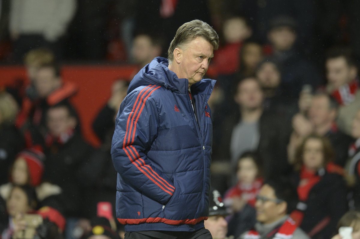 El técnico Louis Van Gaal afronta otra final en los dieciseisavos. (Foto Prensa Libre: AFP)