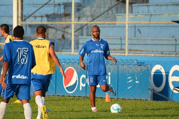 El colombiano Jefferson Angulo no tuvo el rendimiento esperado con Suchitepéquez. (Foto Prensa Libre Omar Méndez).