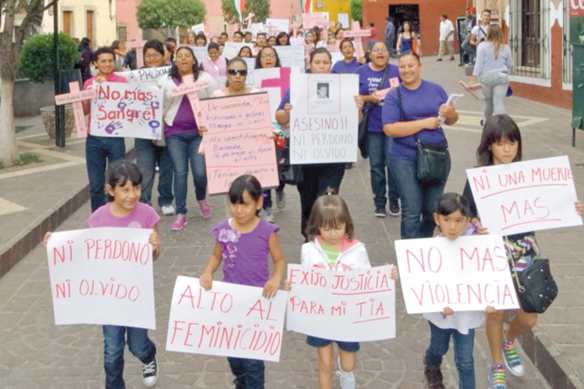 “Por la vida de las mujeres, ni una muerta más”, es una campaña latinoamericana ha logrado incluir en la agenda pública la violencia de género.