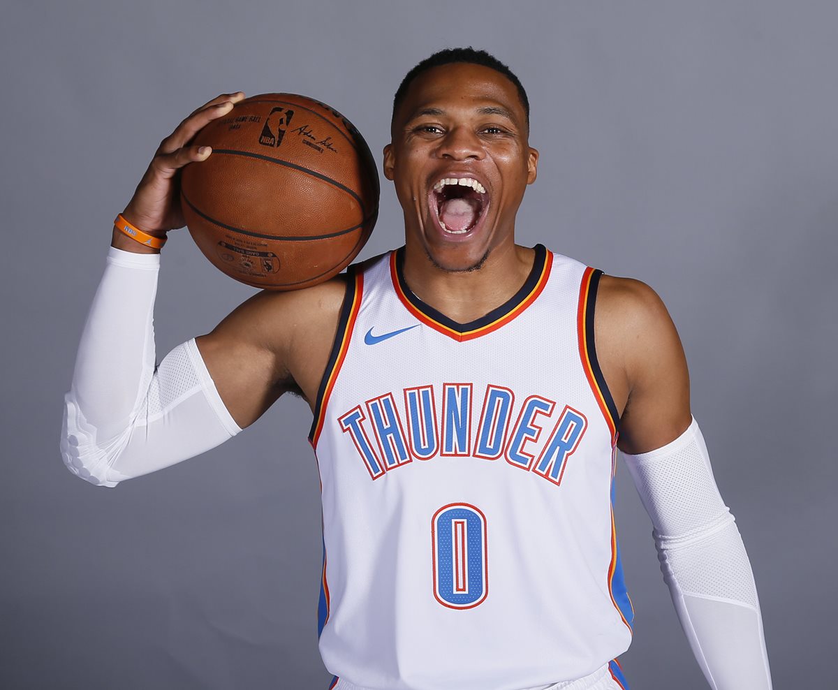 Russell Westbrook seguirá con los Thunder por cinco años más. (Foto Prensa Libre: AP)