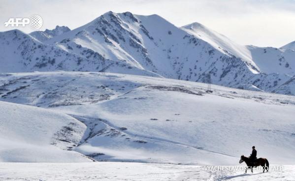 <em>El fenómeno, consecuencia de una ola de calor, revela los trastornos ecológicos en curso en Asia central. (Foto Prensa Libre: AFP).</em>