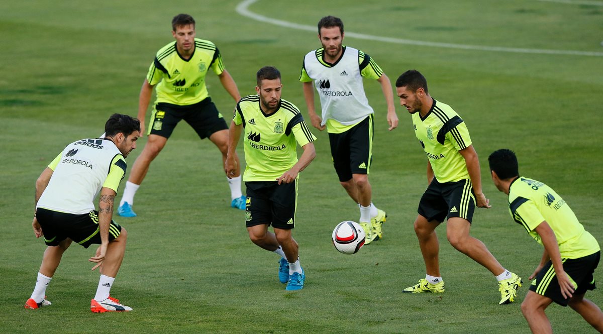 Los jugadores de la Selección de España durante un entrenamiento en Madrid. (Foto Prensa Libre: EFE)