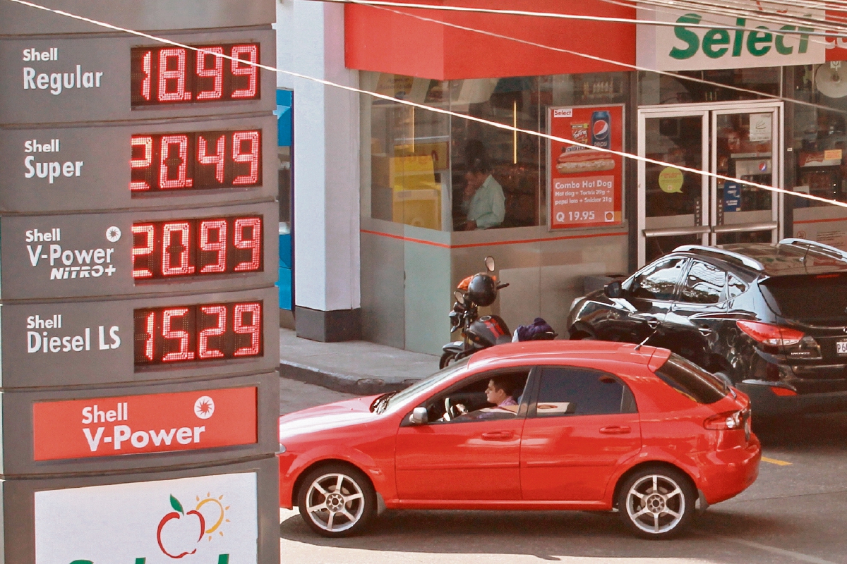 Precios de las gasolinas subieron esta semana, mientras que el del diésel se mantuvo estable.